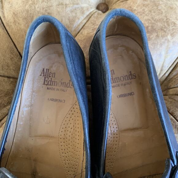 Allen Edmonds Urbino Size 10.5 Tassel Loafers Black Made In Italy Leather 49190